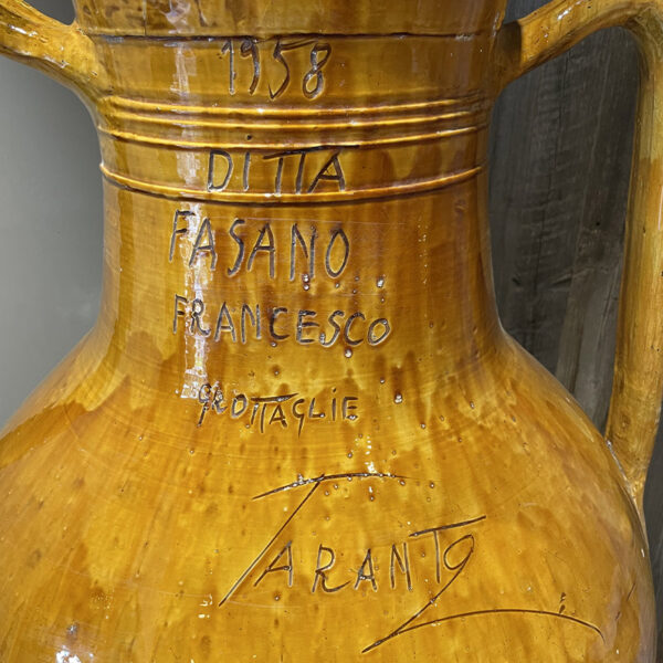 Amphore datant de 1958