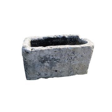 Auge ancienne brute en pierre calcaire