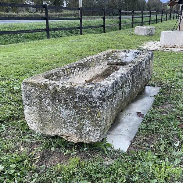 Ancien bac lavoir pour linge