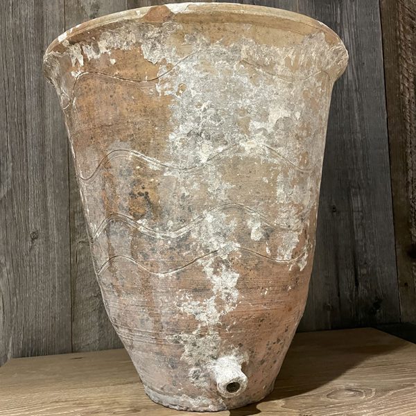 Vase en terre cuite tronconique