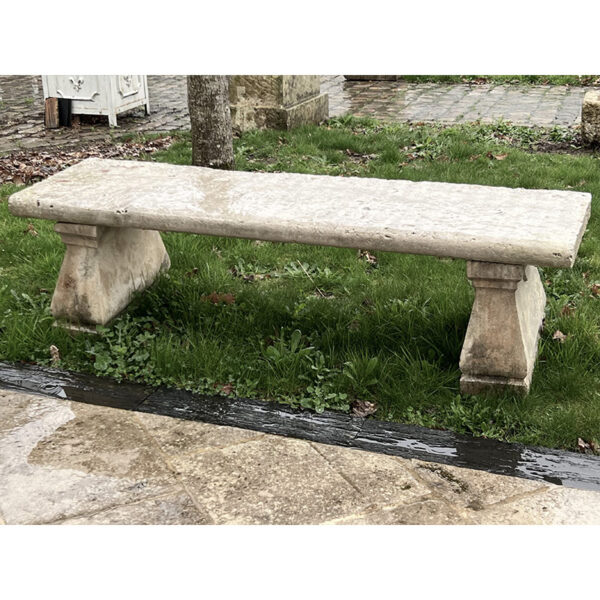 Banc traditionnel rustique en pierre