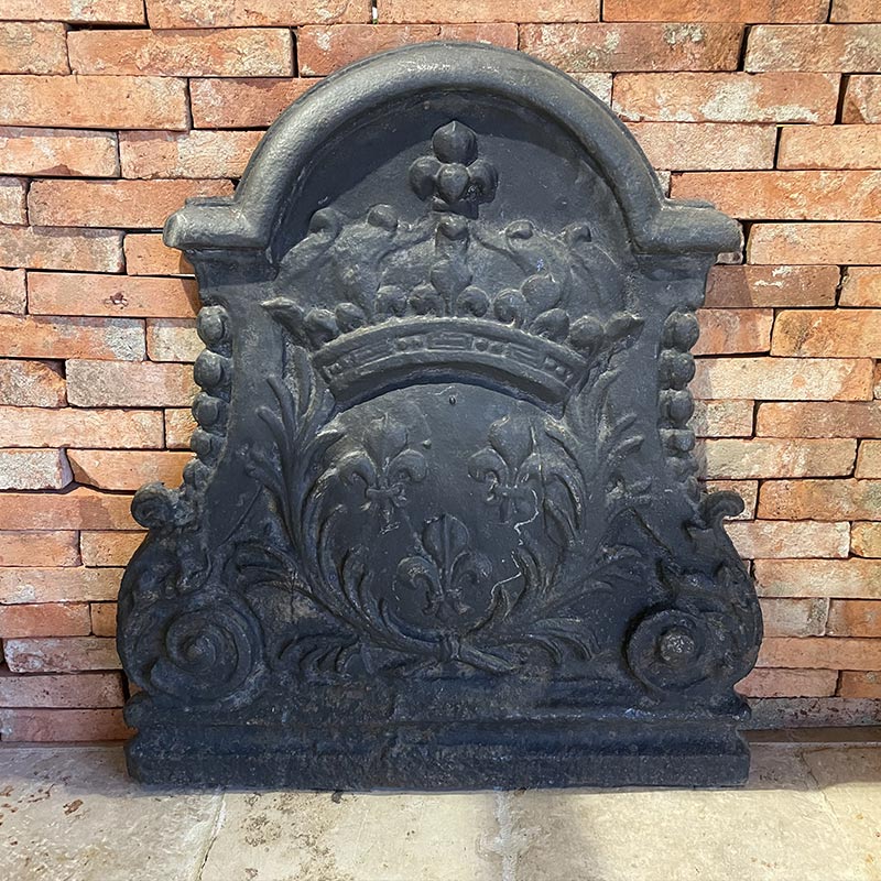 Plaque de cheminée ancienne en fonte Couronne blason fleurs de lys