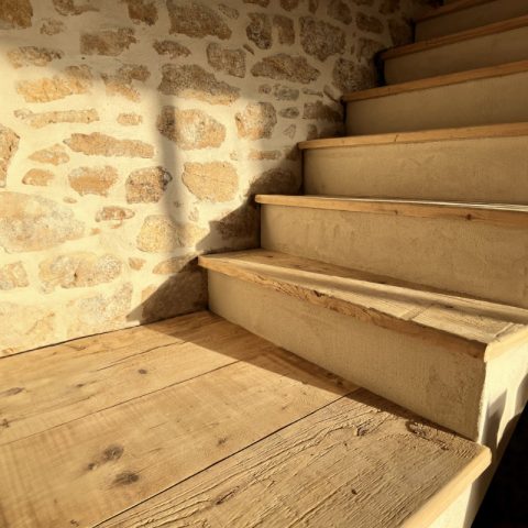 escalier avec marche en bois