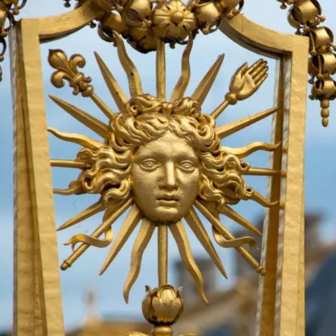 Louis XIV symbole du soleil avec tête de femme