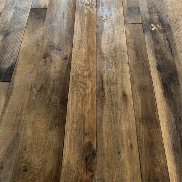 Vieux plancher en chêne récupéré
