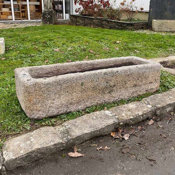 auge de forme rectangle en granit